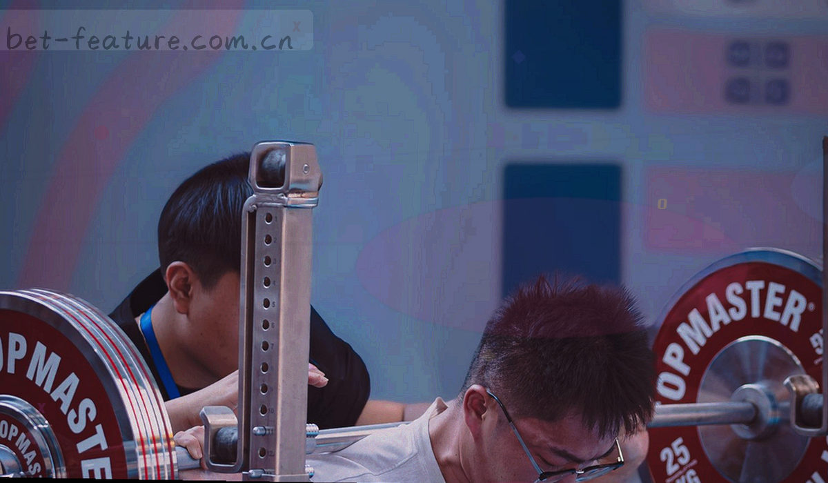 深蓝底色上排列整齐的霓虹线条网格，局部有青色高光
